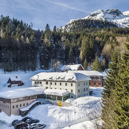 阿尔淘斯jufa酒店 酒店 3*