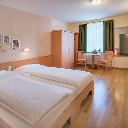 Jufa Hotel 3*